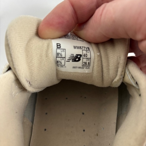 New Balance 577 Light tan Leather, Velcro Strap Athletic Walking Shoes 8.5 - Picture 8 of 9